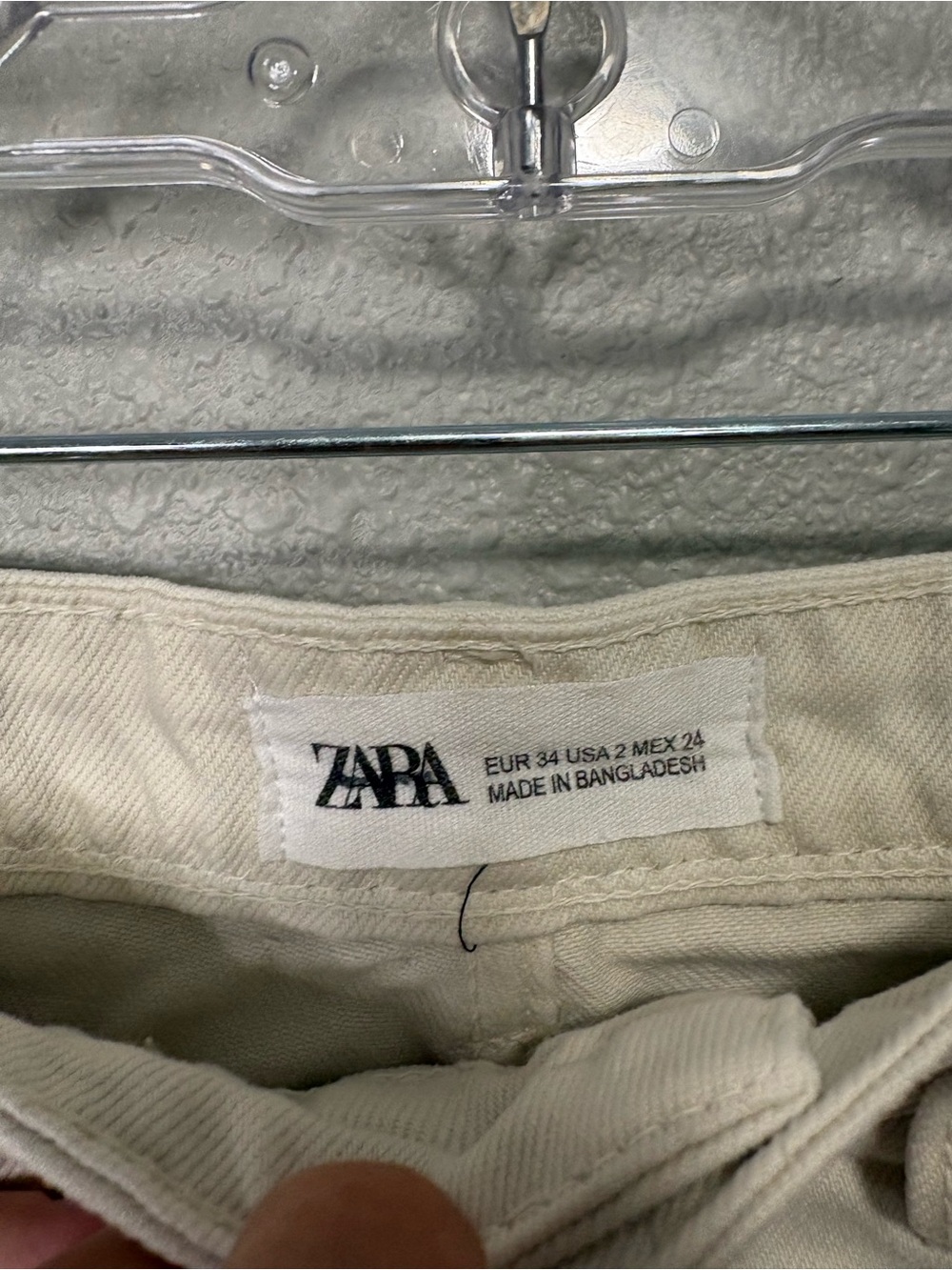 Zara High Rise Mom Fit Denim Shorts Cream Off White Size 2 - Picture 3 of 8